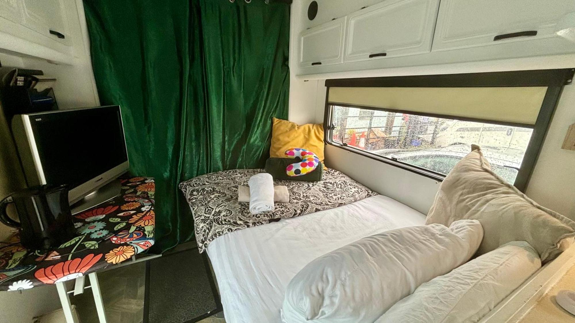 Hotel Cool Wheels On The Waterfront à Liverpool Extérieur photo